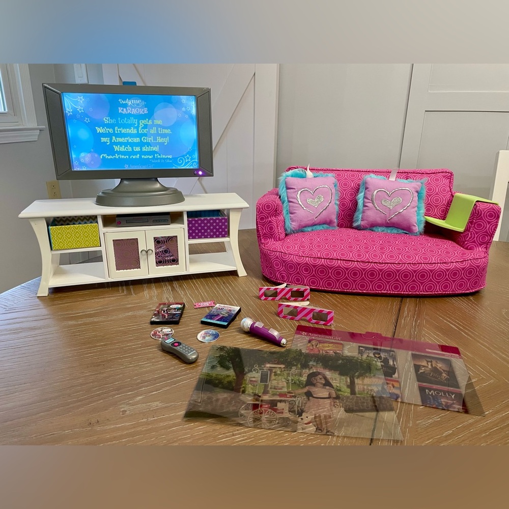American Girl Truly Me Entertainment Set and Couch Set - Retired, Used